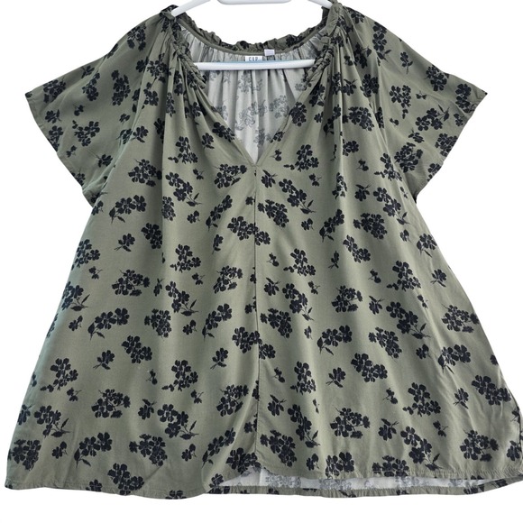 GAP Tops - GAP Women XL Green Floral Blouse V Neck Short Sleeve Flowy Casual